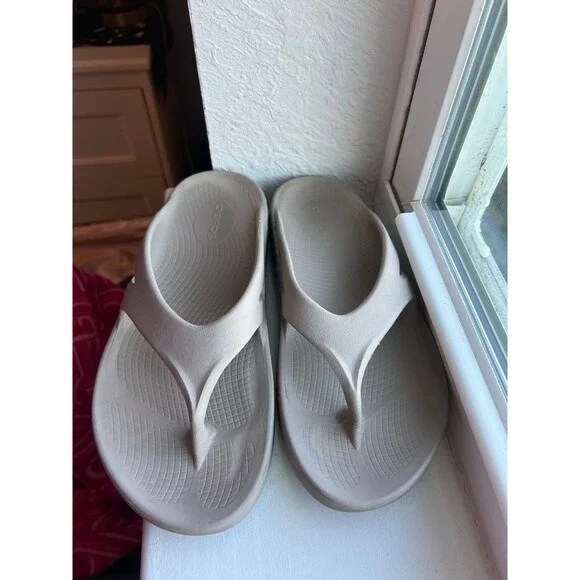 OOfos OOriginal Sandals in Nomad (Taupe/Tan) Men’s 5 | Women’s 7 - Picture 10 of 12